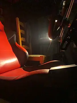 Snapshot of Flouflolutin chatting on 4, 11, 2025 Flouflolutin online show from 4, 11, 2025