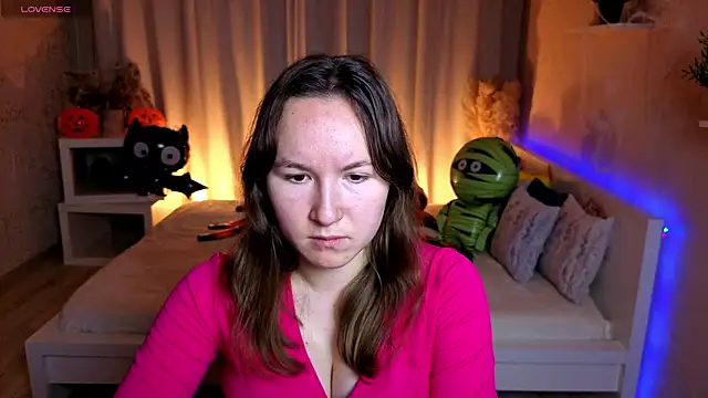 Little doll meow online show from 29, 10, 2025