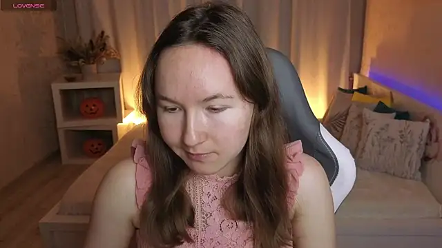 Little doll meow online show from 12, 11, 2025