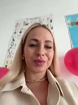 Snapshot of streetdoll chatting on 12, 2, 2025 streetdoll online show from 12, 2, 2025