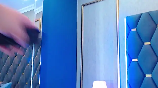 ThaniaJones online show from 1, 11, 2025