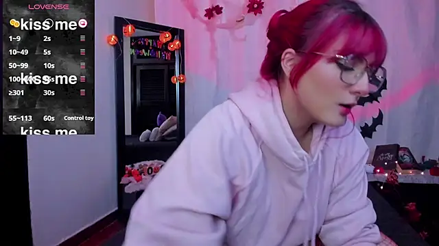 Snapshot of Dafne_Moon chatting on 18, 10, 2025 Dafne Moon online show from 18, 10, 2025