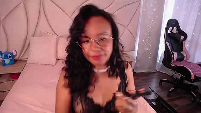 Snapshot of ValleryC chatting on 6, 10, 2025 ValleryC online show from 6, 10, 2025