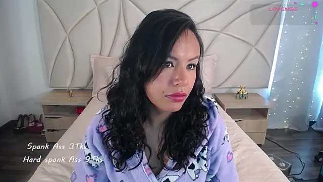 Snapshot of ValleryC chatting on 7, 11, 2025 ValleryC online show from 7, 11, 2025