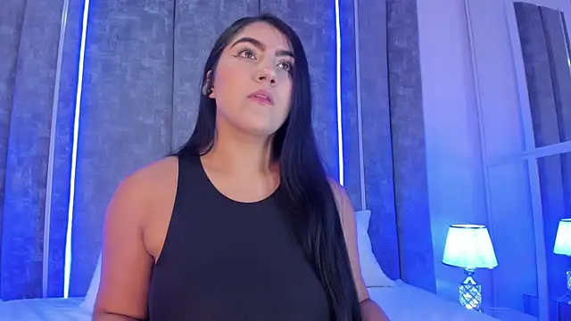 Snapshot of PaulinaDuarte chatting on 3, 3, 2025 PaulinaDuarte online show from 3, 3, 2025