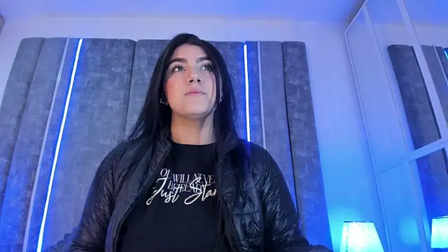 Snapshot of PaulinaDuarte chatting on 12, 3, 2025 PaulinaDuarte online show from 12, 3, 2025