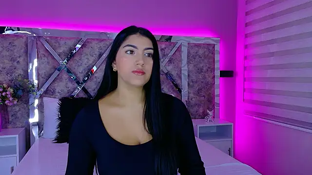 Snapshot of PaulinaDuarte chatting on 18, 9, 2025 PaulinaDuarte online show from 18, 9, 2025