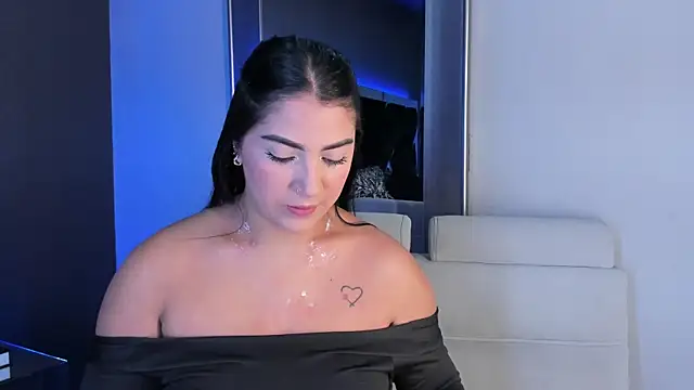 Snapshot of PaulinaDuarte chatting on 24, 9, 2025 PaulinaDuarte online show from 24, 9, 2025