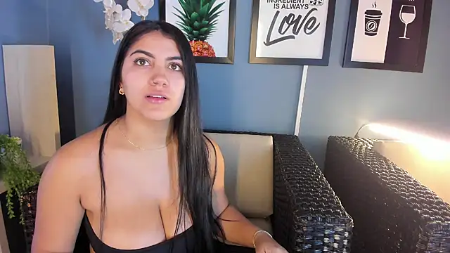 Snapshot of PaulinaDuarte chatting on 7, 10, 2025 PaulinaDuarte online show from 7, 10, 2025