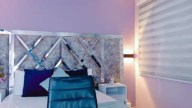 Snapshot of PaulinaDuarte chatting on 18, 10, 2025 PaulinaDuarte online show from 18, 10, 2025