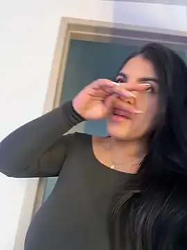 Snapshot of PaulinaDuarte chatting on 5, 11, 2025 PaulinaDuarte online show from 5, 11, 2025