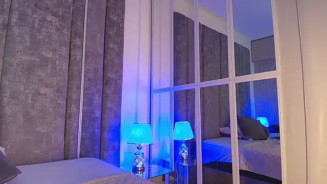 Snapshot of PaulinaDuarte chatting on 8, 11, 2025 PaulinaDuarte online show from 8, 11, 2025