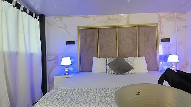 Snapshot of PaulinaDuarte chatting on 15, 11, 2025 PaulinaDuarte online show from 15, 11, 2025