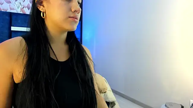 Snapshot of PaulinaDuarte chatting on 21, 11, 2025 PaulinaDuarte online show from 21, 11, 2025