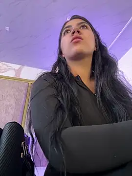 Snapshot of PaulinaDuarte chatting on 27, 11, 2025 PaulinaDuarte online show from 27, 11, 2025