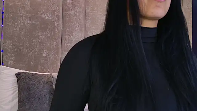 Snapshot of PaulinaDuarte chatting on 16, 12, 2025 PaulinaDuarte online show from 16, 12, 2025