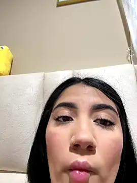 Snapshot of PaulinaDuarte chatting on 21, 12, 2025 PaulinaDuarte online show from 21, 12, 2025