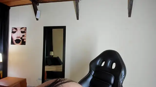 EmiliWilliams online show from 8, 10, 2025