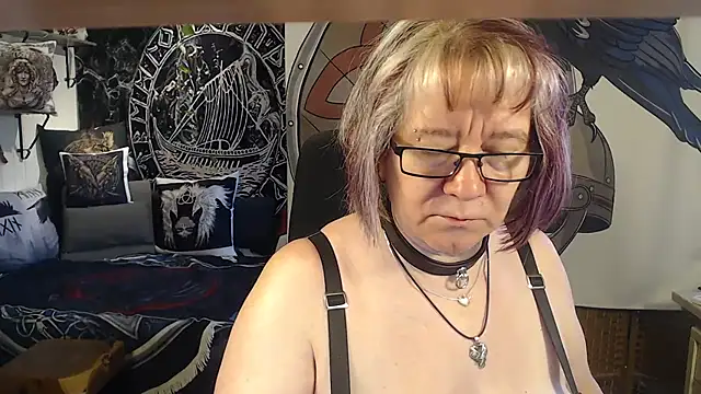Snapshot of TittenMichelle chatting on 2, 6, 2026 TittenMichelle online show from 2, 6, 2026