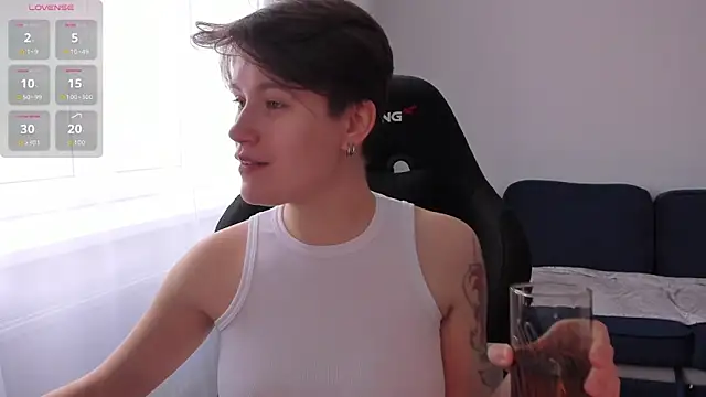 Snapshot of JessieFlower chatting on 29, 10, 2025 JessieFlower online show from 29, 10, 2025