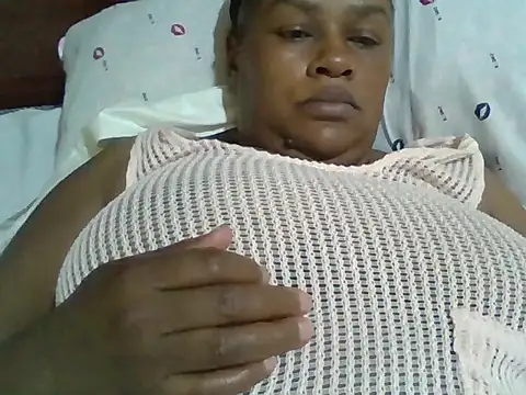 Snapshot of tight_pussy_gall chatting on 16, 11, 2025 tight pussy gall online show from 16, 11, 2025