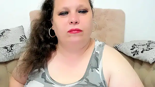 Snapshot of KarolineJoyy chatting on 4, 6, 2026 KarolineJoyy online show from 4, 6, 2026