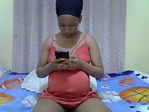 Snapshot of sweet_love002 chatting on 12, 1, 2025 sweet love002 online show from 12, 1, 2025