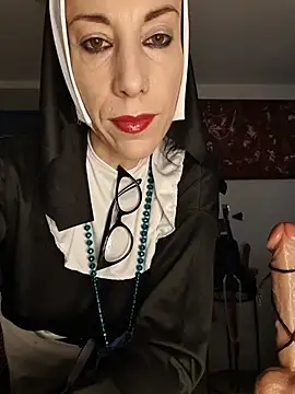 Snapshot of freyamoret chatting on 12, 7, 2026 freyamoret online show from 12, 7, 2026