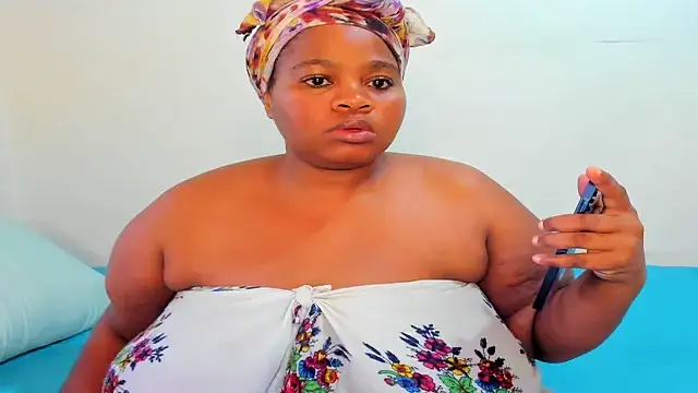 ThickLeeyanaX online show from 10, 10, 2025