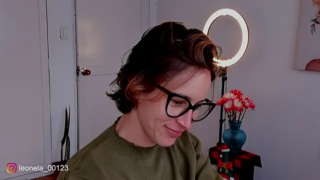 cuddlingbunny online show from 19, 12, 2025