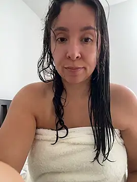 Snapshot of emely_sexx20 chatting on 4, 7, 2026 emely sexx20 online show from 4, 7, 2026