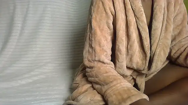 Snapshot of Fine_assie chatting on 1, 5, 2026 Fine assie online show from 1, 5, 2026