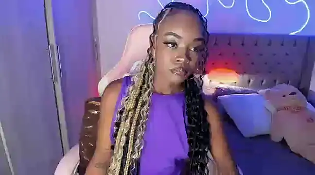 Snapshot of Miss_westt_ chatting on 14, 12, 2024 Miss westt online show from 14, 12, 2024