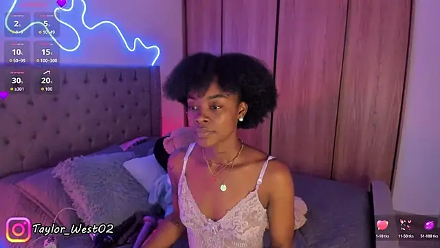 Snapshot of Miss_westt_ chatting on 25, 6, 2026 Miss westt online show from 25, 6, 2026