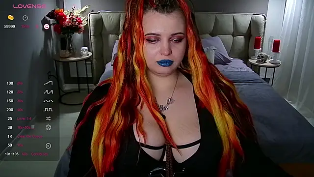 Miss Maya Mils online show from 1, 2, 2025