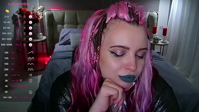 Miss Maya Mils online show from 8, 2, 2025