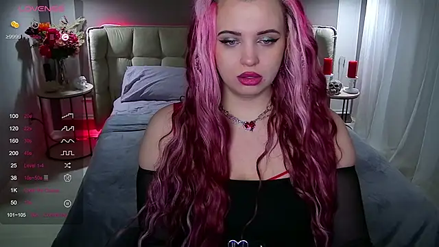 Miss Maya Mils online show from 13, 2, 2025