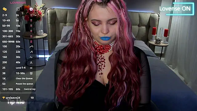 Miss Maya Mils online show from 4, 3, 2025