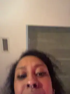 Snapshot of Your_Paris chatting on 3, 2, 2026 Your Paris online show from 3, 2, 2026