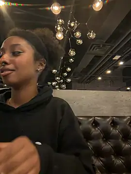 Snapshot of Your_Paris chatting on 4, 2, 2026 Your Paris online show from 4, 2, 2026