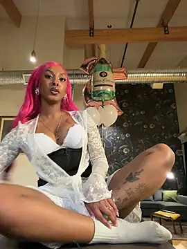 Snapshot of Your_Paris chatting on 7, 2, 2026 Your Paris online show from 7, 2, 2026