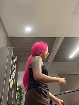 Snapshot of Your_Paris chatting on 9, 2, 2026 Your Paris online show from 9, 2, 2026