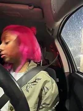 Snapshot of Your_Paris chatting on 11, 2, 2026 Your Paris online show from 11, 2, 2026