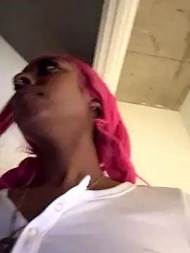 Snapshot of Your_Paris chatting on 12, 2, 2026 Your Paris online show from 12, 2, 2026