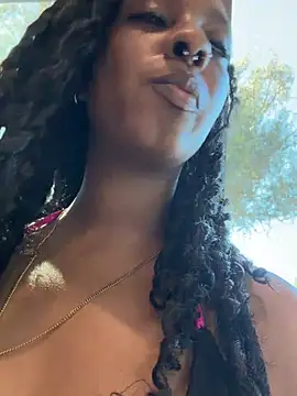 Snapshot of Your_Paris chatting on 1, 3, 2026 Your Paris online show from 1, 3, 2026