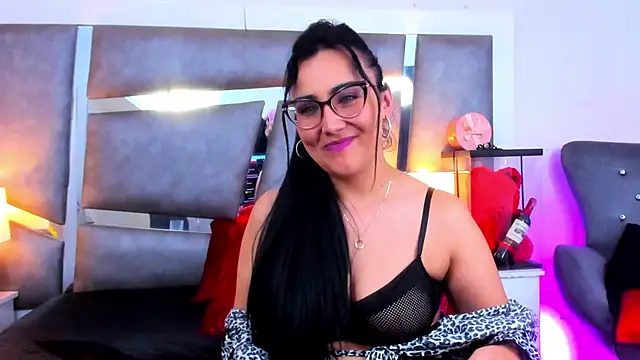 Evangeline Taylorr online show from 2, 3, 2025