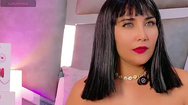 Evangeline Taylorr online show from 4, 12, 2025