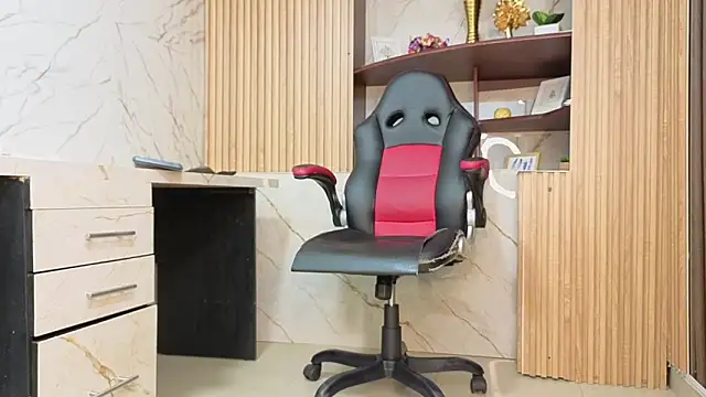 MissEscarleth online show from 20, 2, 2026