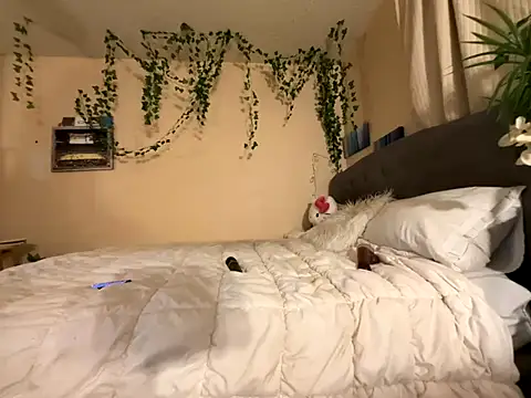 Snapshot of magicalc00ch chatting on 23, 9, 2025 magicalc00ch online show from 23, 9, 2025