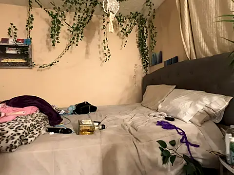 Snapshot of magicalc00ch chatting on 16, 12, 2025 magicalc00ch online show from 16, 12, 2025